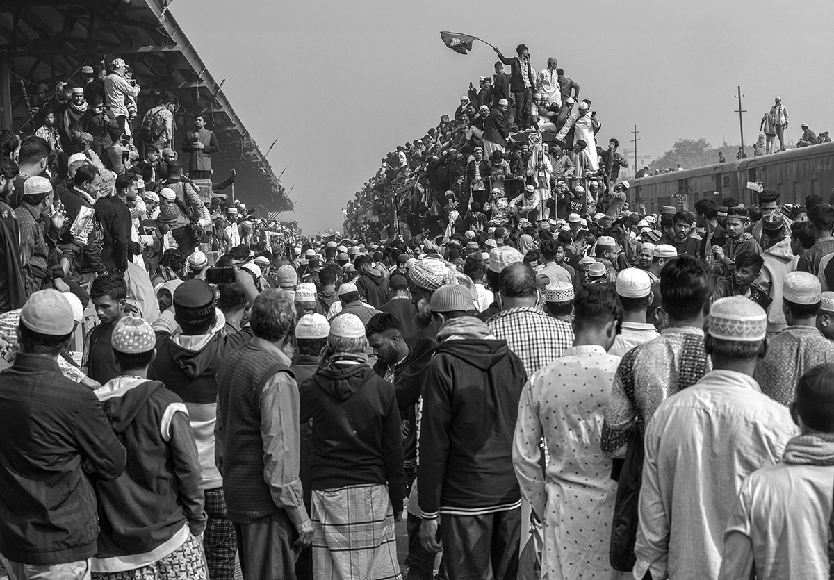 Toji train station in Dhaka 13